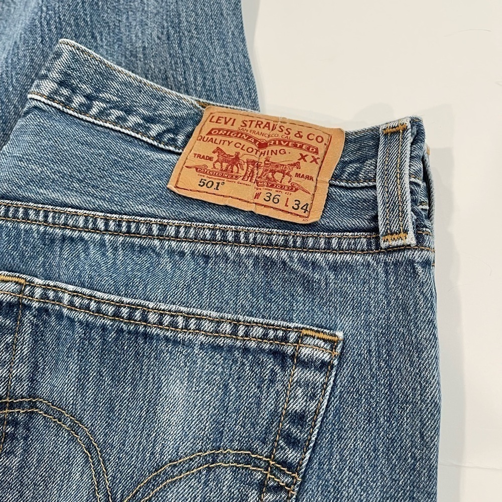 Levi's Men's 501 Straight Jeans - Light Blue with Tan Patch